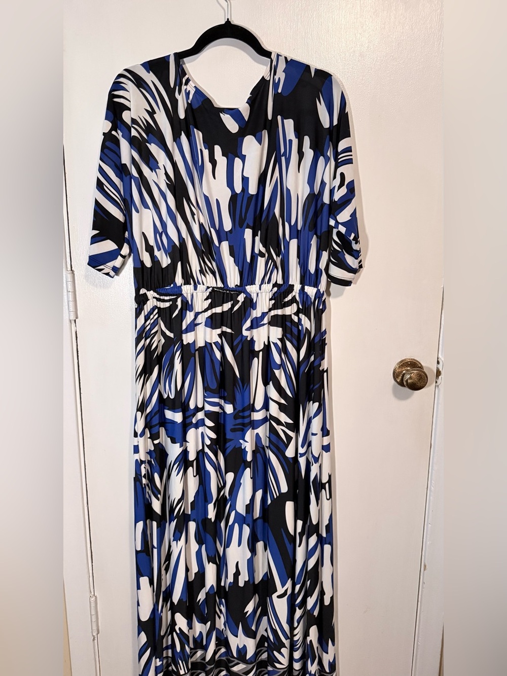Blue & Black Abstract Print Women’s Maxi Dress